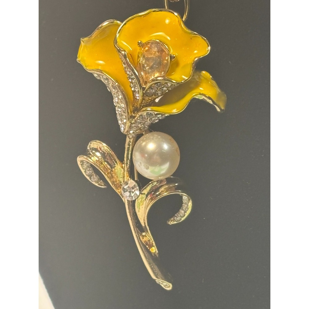 Betsey Johnson Lily Necklace Yellow Enamel Pearl Rhinestone - Picture 4 of 11